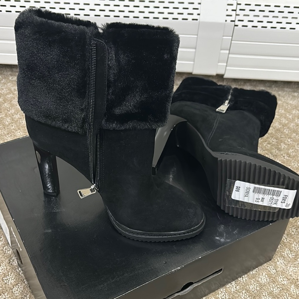 Black Women's Fur-Lined Ankle Boots